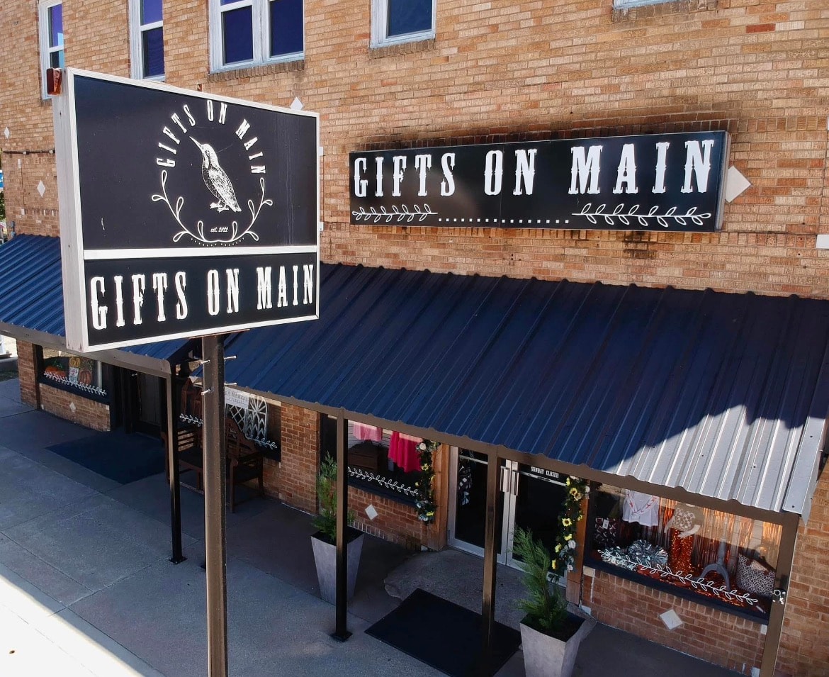 Gifts on Main boutique sign with daisies
